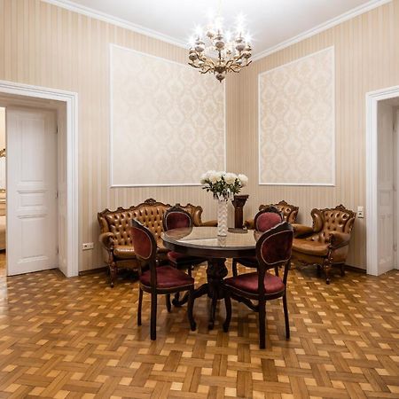 3 Bedrooms Royal Italian Style In An Austrian Building, Parking, Balcony إلفيف المظهر الخارجي الصورة