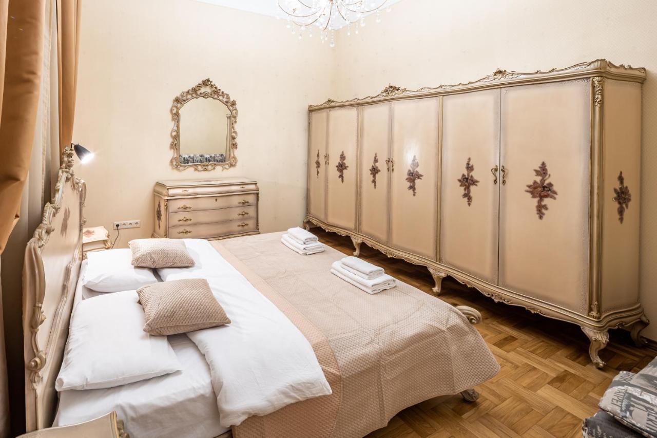 3 Bedrooms Royal Italian Style In An Austrian Building, Parking, Balcony إلفيف المظهر الخارجي الصورة