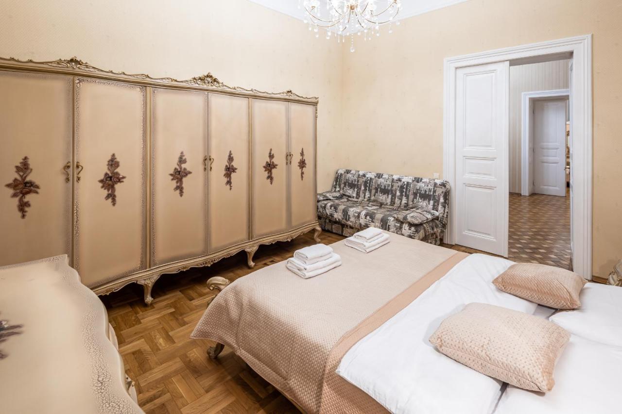 3 Bedrooms Royal Italian Style In An Austrian Building, Parking, Balcony إلفيف المظهر الخارجي الصورة