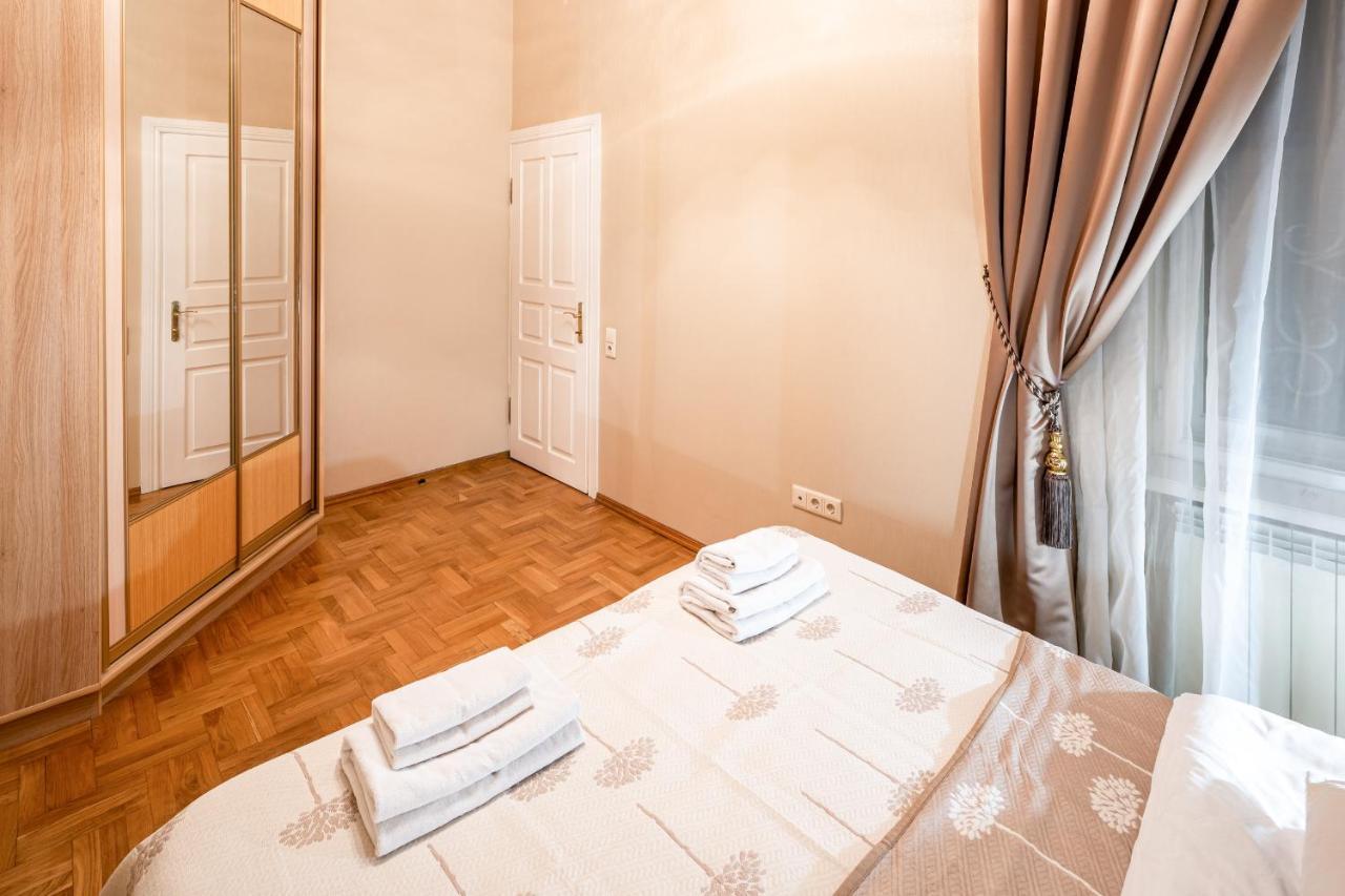 3 Bedrooms Royal Italian Style In An Austrian Building, Parking, Balcony إلفيف المظهر الخارجي الصورة