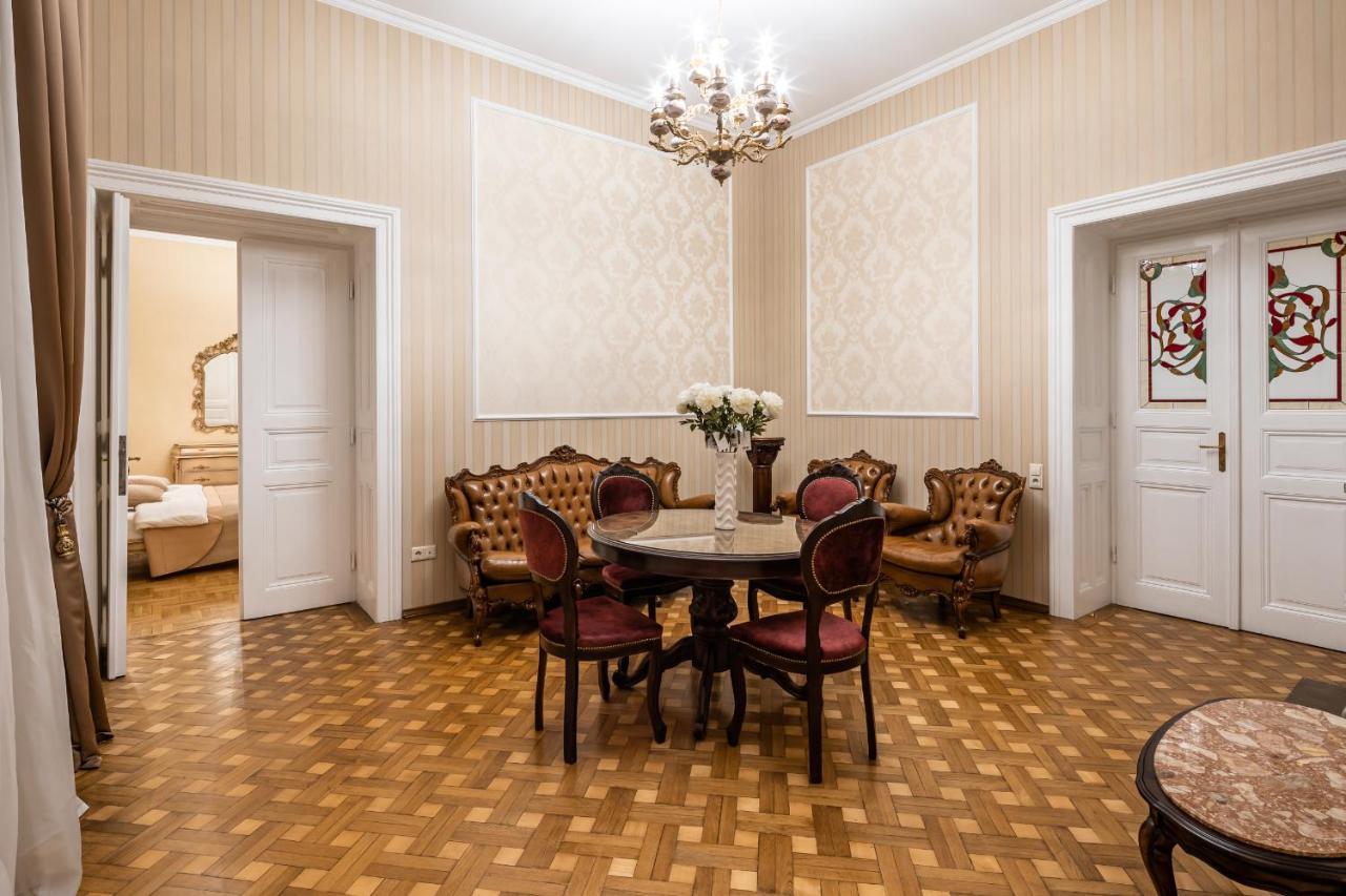 3 Bedrooms Royal Italian Style In An Austrian Building, Parking, Balcony إلفيف المظهر الخارجي الصورة