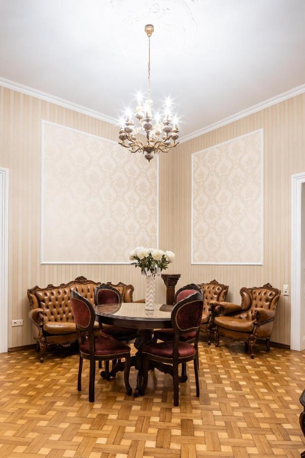 3 Bedrooms Royal Italian Style In An Austrian Building, Parking, Balcony إلفيف المظهر الخارجي الصورة