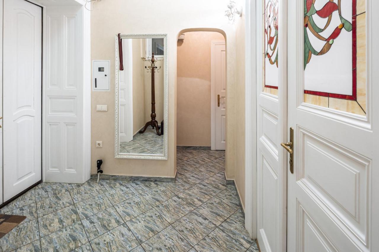 3 Bedrooms Royal Italian Style In An Austrian Building, Parking, Balcony إلفيف المظهر الخارجي الصورة
