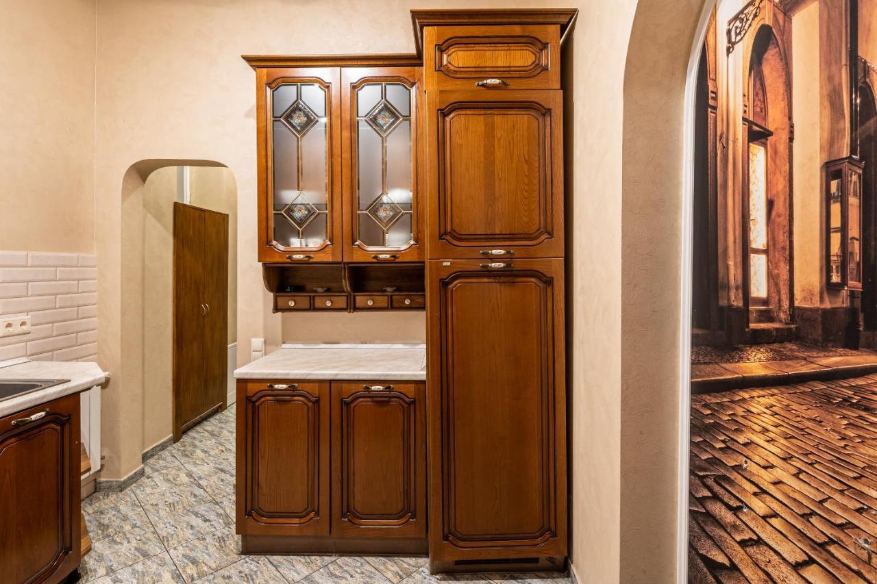 3 Bedrooms Royal Italian Style In An Austrian Building, Parking, Balcony إلفيف المظهر الخارجي الصورة